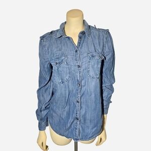 American Eagle Outfitters Women's Blue Denim Button Down‎